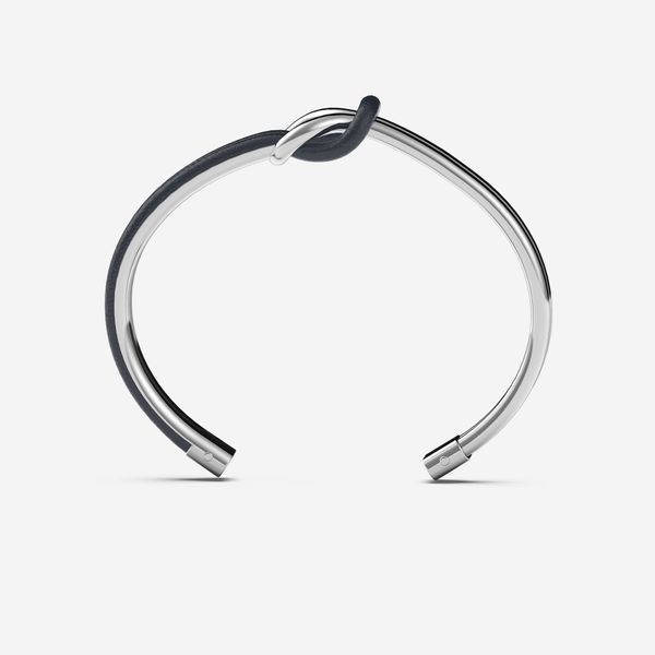 Small rigid bracelet