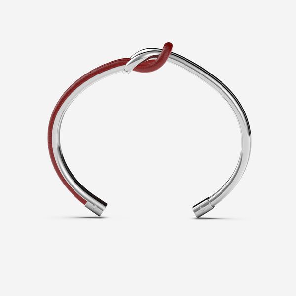 Small rigid bracelet
