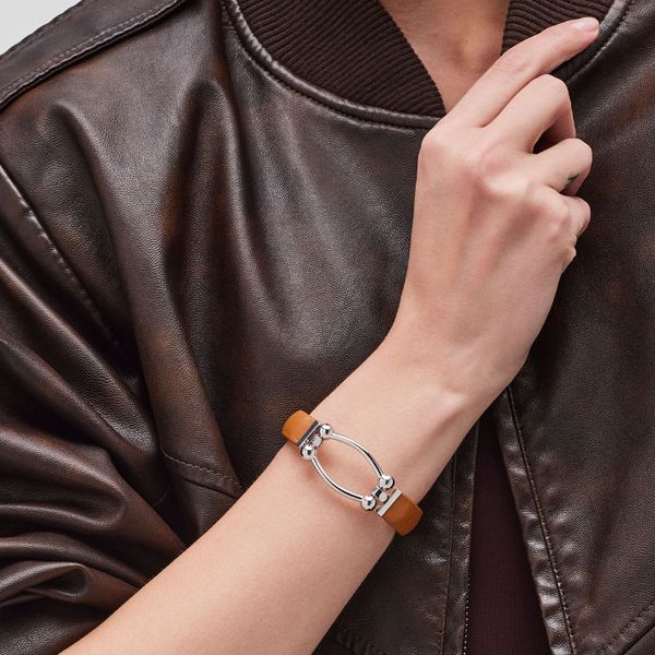 Medium rigid bracelet